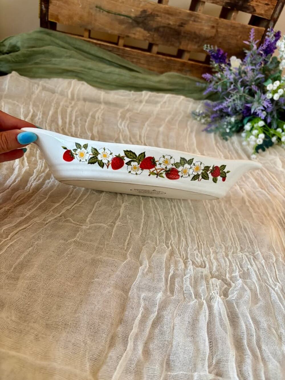 Vintage 1970s Sheffield Strawberries 'n Cream Stoneware Au Gratin Baking Dish